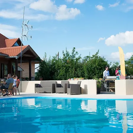 Kavics Klub&hotel 4*